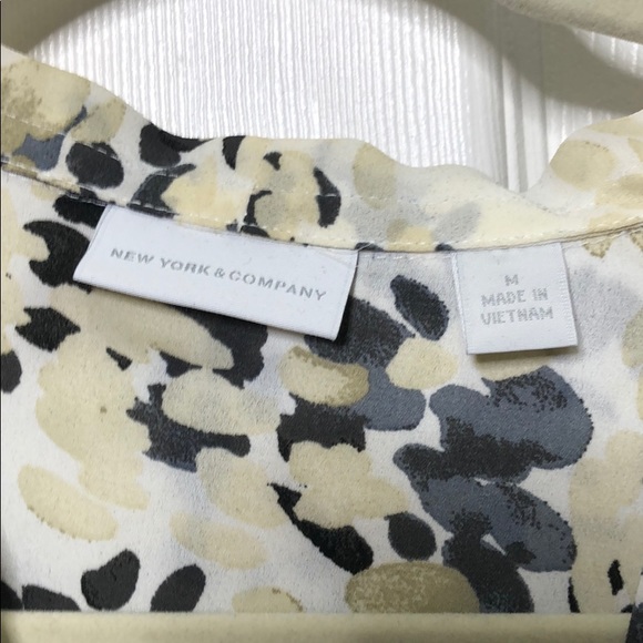 Blouse - Picture 2 of 3